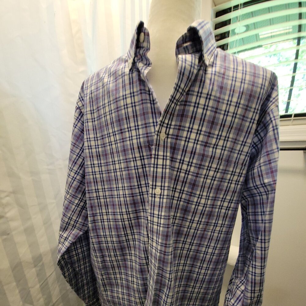 Izod Men's Button-down Collar Long Sleeved Shirt